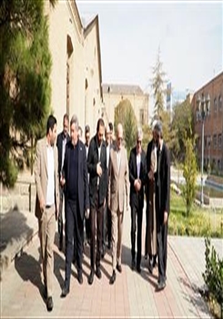 بازدید مشاور عالی وزیر فرهنگ و ارشاد اسلامی و هیئت همراه از دانشگاه هنر اسلامی تبریز